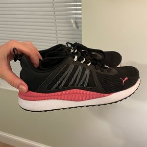 PUMA shoes 7.5, good condition
